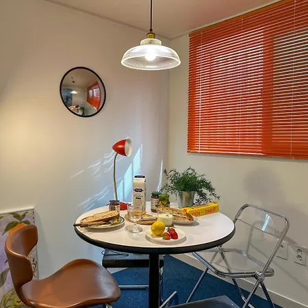 Seoul Open Line 5 Hwagok Station Location,2 Queen Beds,10 Minutes From Gimpo Airport,Hongdae,Yeouido,Gwanghwamun,Gochukdom
